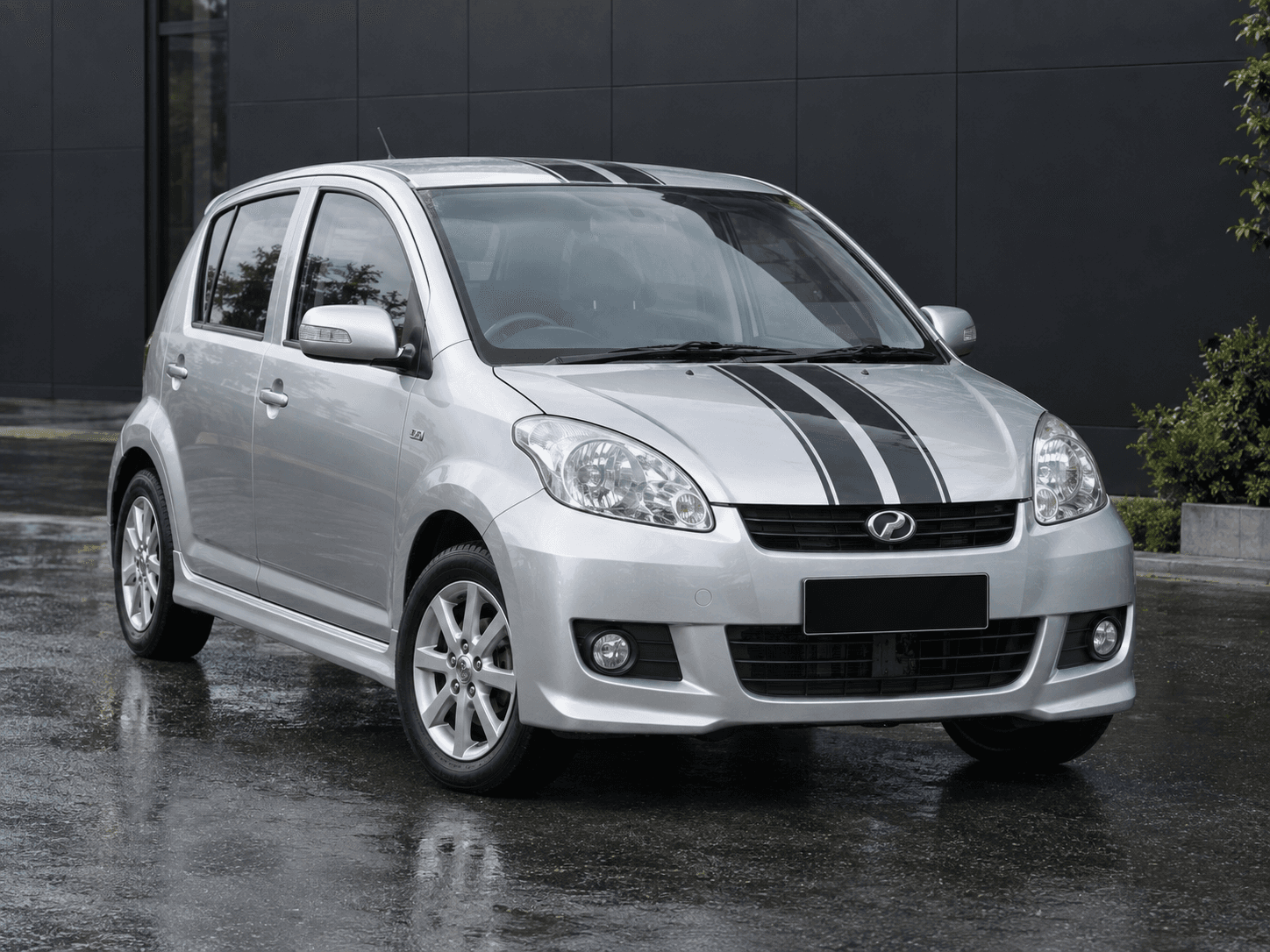 Foto rujukan · model & warna dipadankan: Perak · jalur hitam 2010 Perodua Myvi